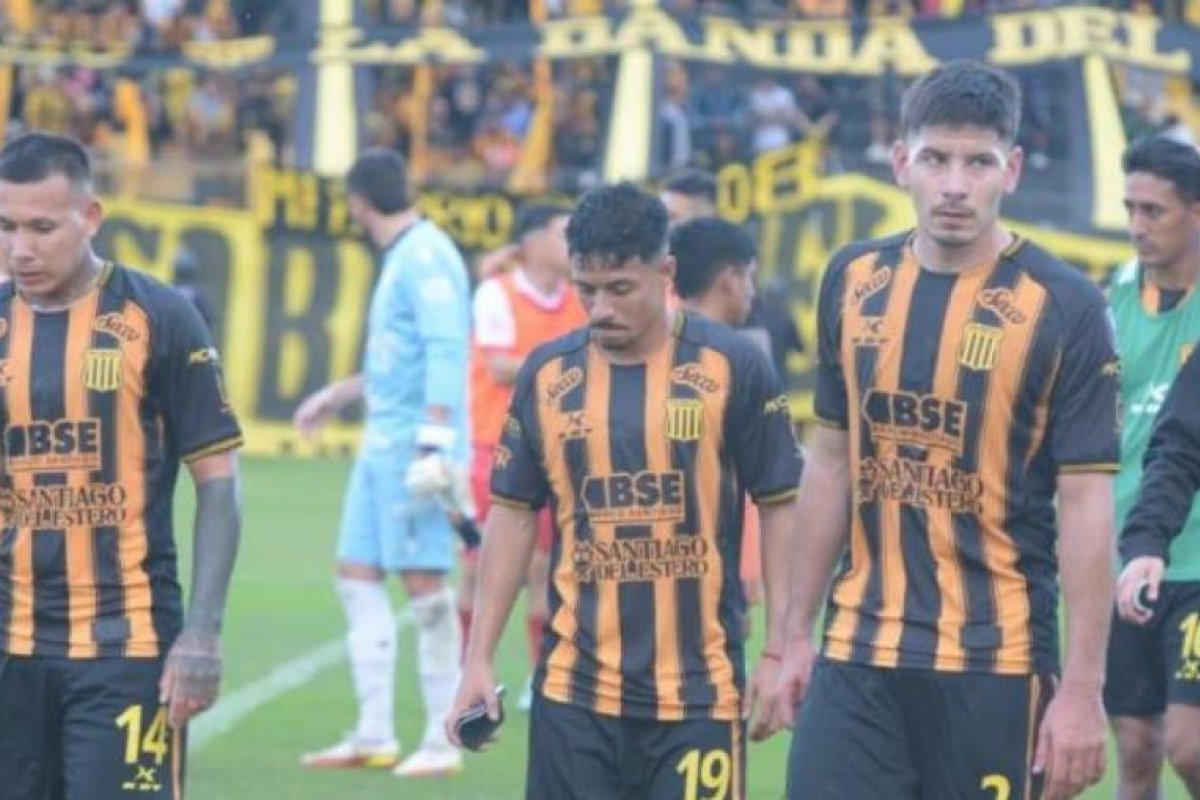Mitre enfrenta su primera derrota con Mazzón tras oportunidades desaprovechadas