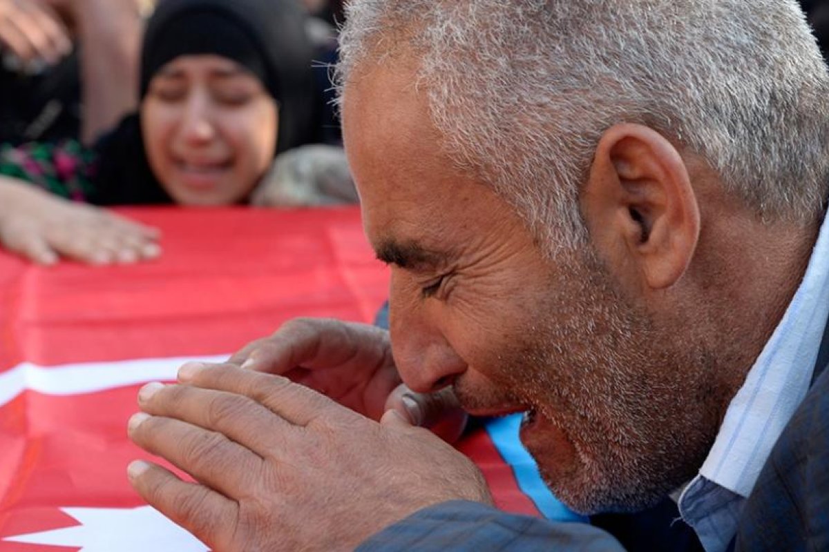 Los combates entre armenios y azerbaiyanos desplazan a decenas de miles de personas