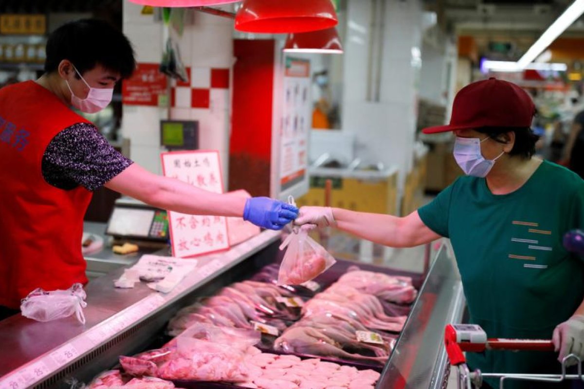 China encuentra coronavirus en carne congelada y sus empaques provenientes de Sudamérica y Nueva Zelanda