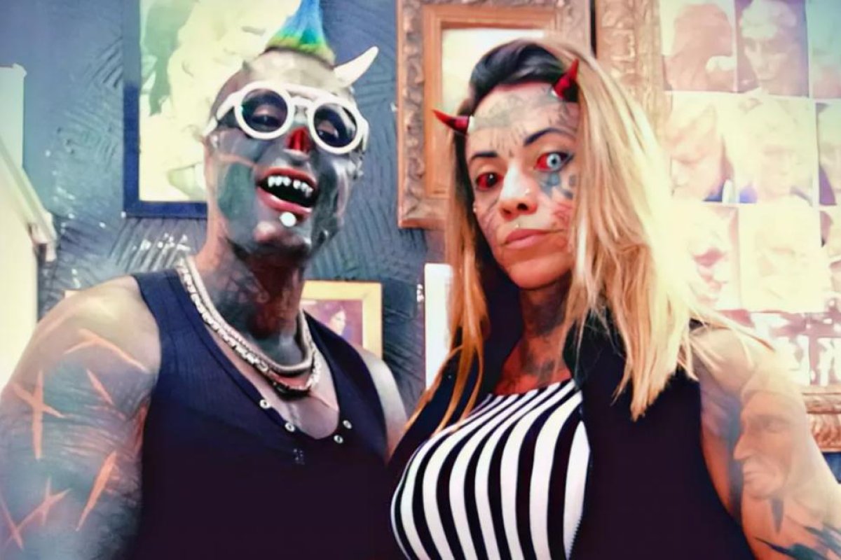 La impactante transformación de una pareja que quiere "convertirse" en diablos