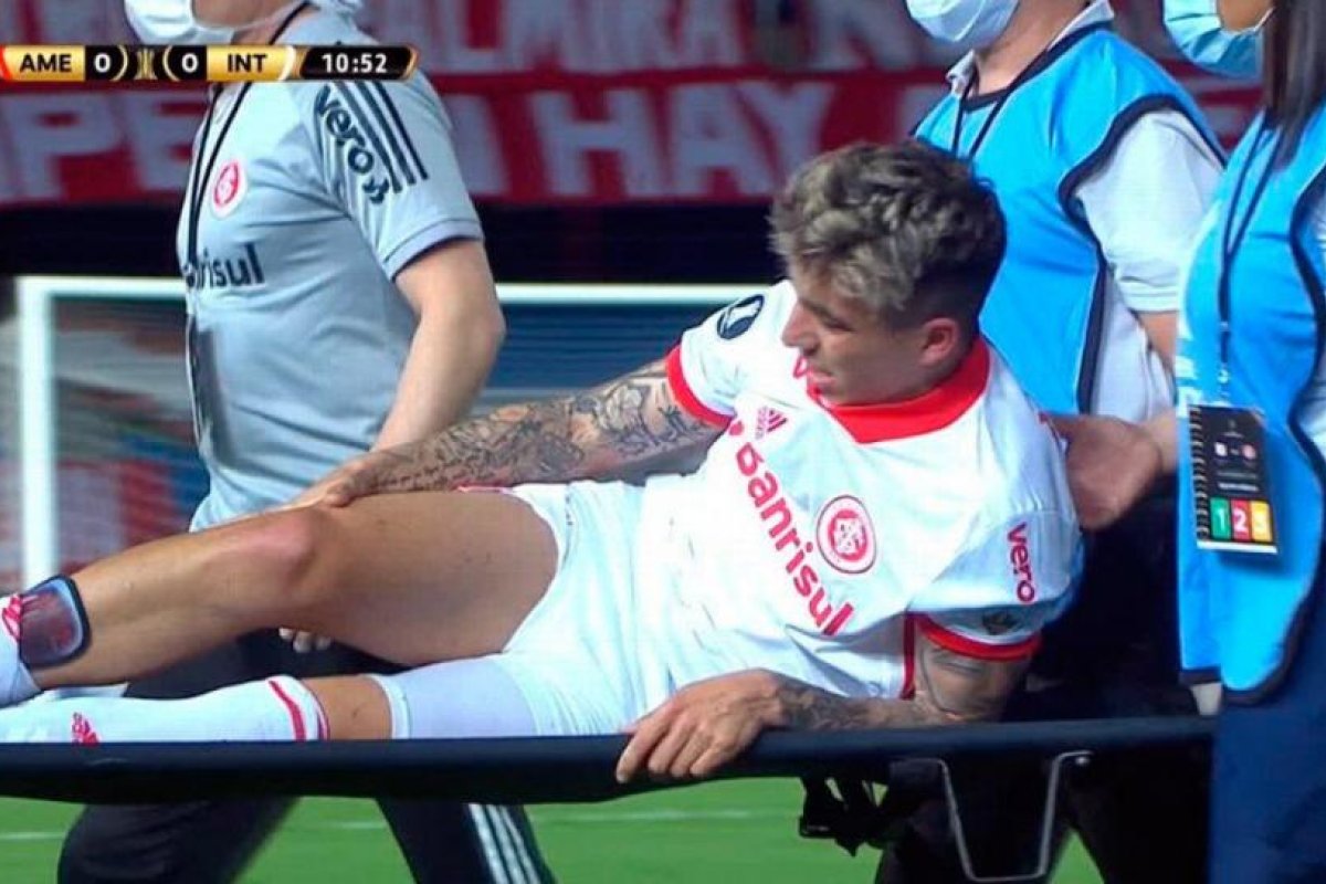 Otra baja para la Selección argentina: Renzo Saravia se rompió los ligamentos cruzados