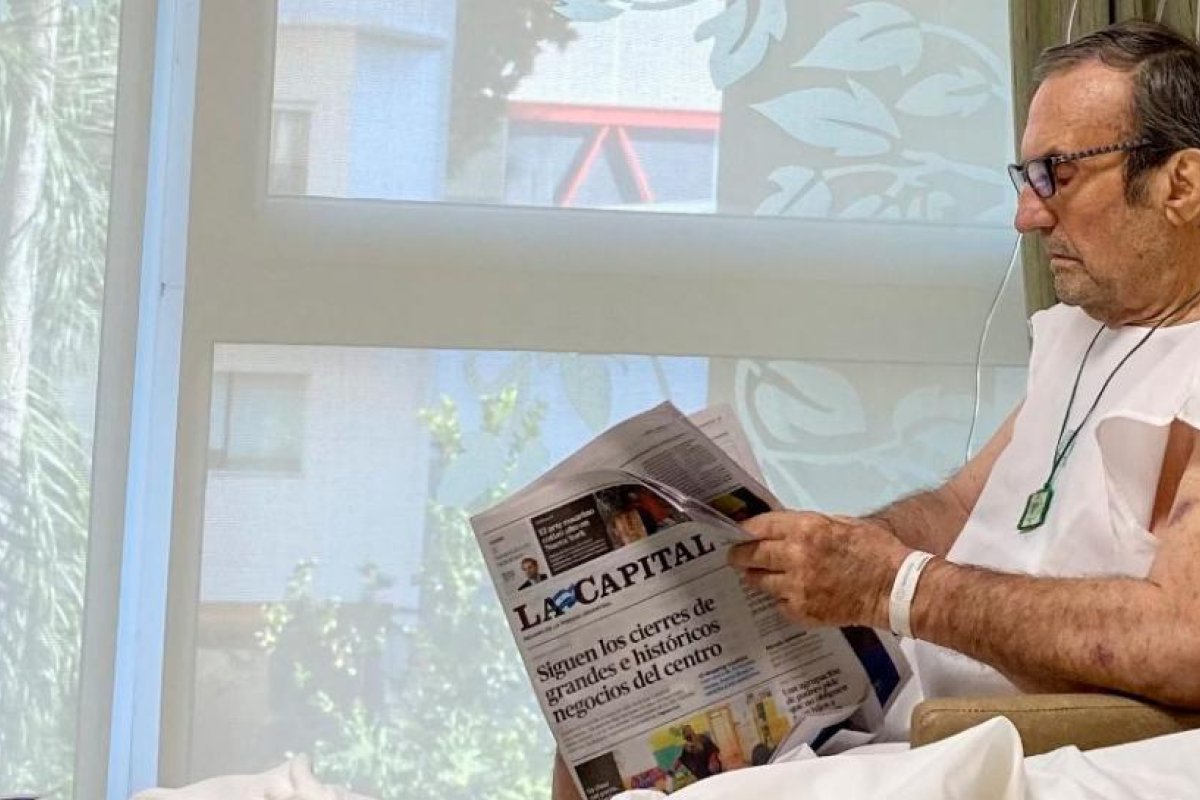 Carlos Reutemann evoluciona tras un sangrado digestivo  y fue pasado a sala común