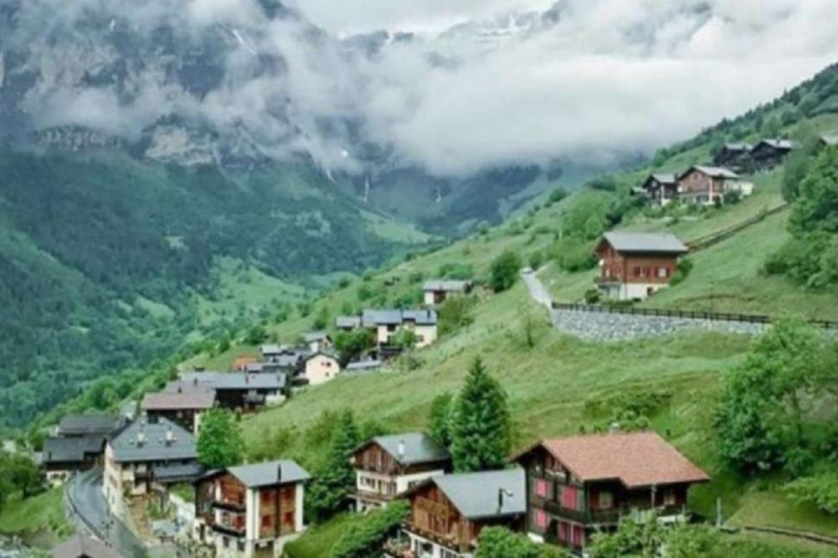Un pueblo suizo ofrece 70 mil euros a quienes quieran mudarse: cuáles son los requisitos