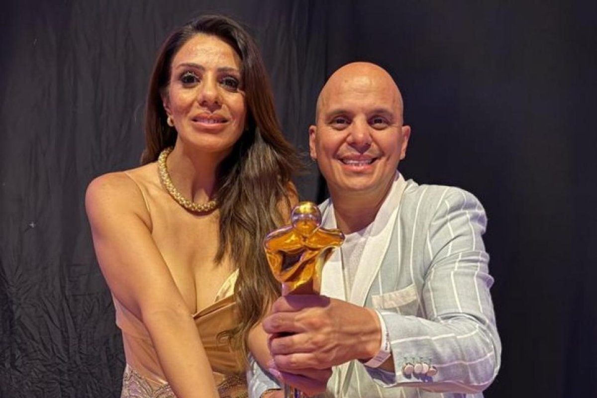 Ángel Carabajal y el Éxito de "Mestiza" en los Premios Carlos 2025