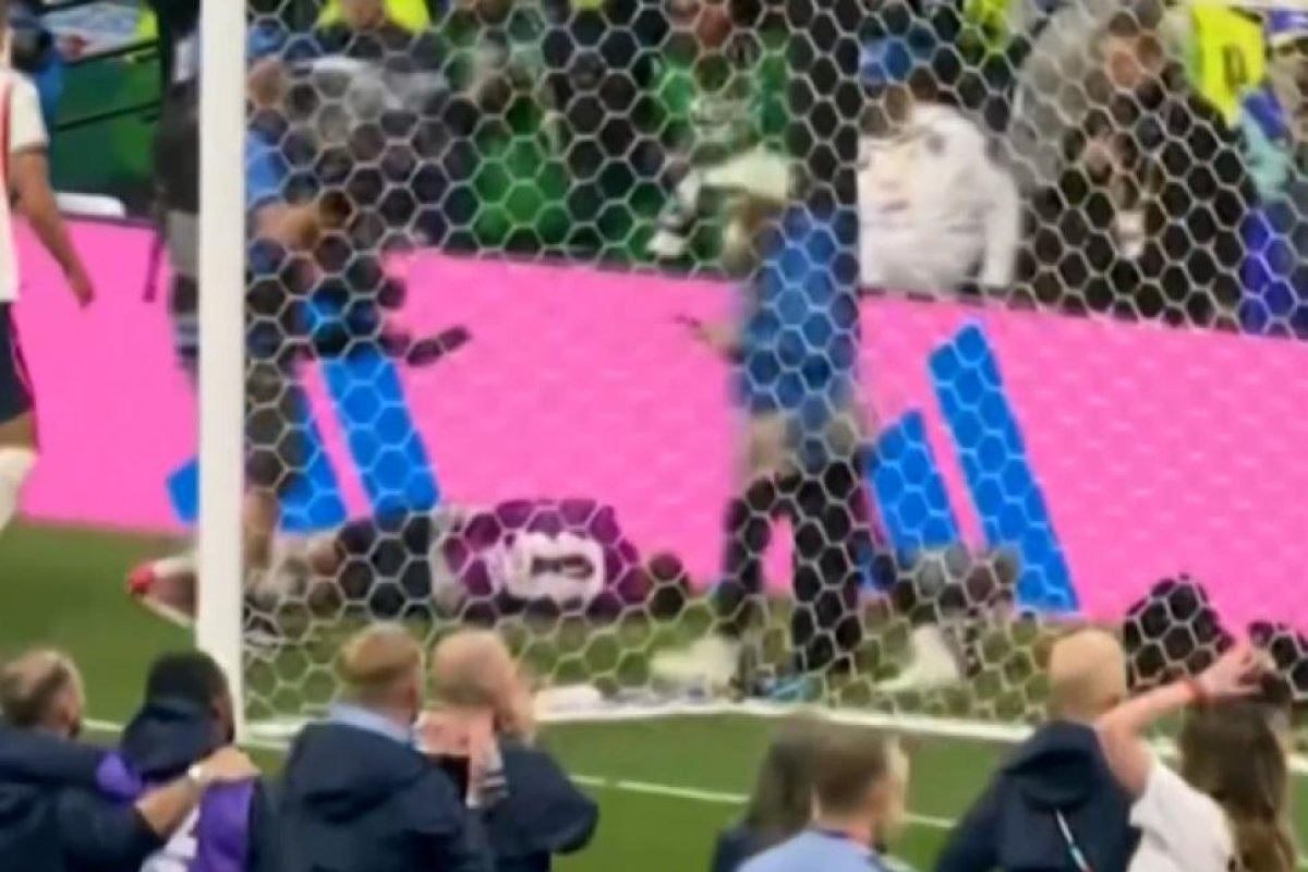 Jordan Henderson sufre lesión inesperada durante celebración de Inglaterra
