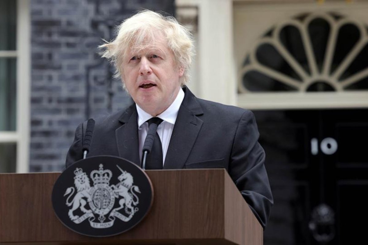 El Gobierno británico retrasará un mes el levantamiento total de la cuarentena