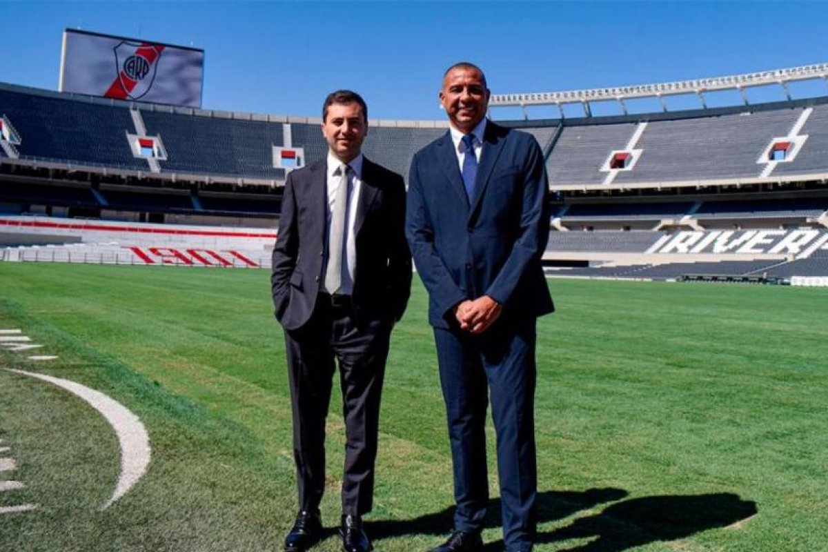 David Trezeguet asume un papel estratégico en River Plate