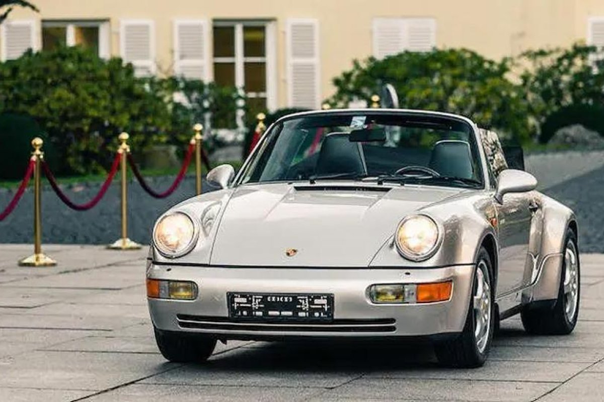 Ofrecen más de medio millón de dólares por un Porsche de Maradona