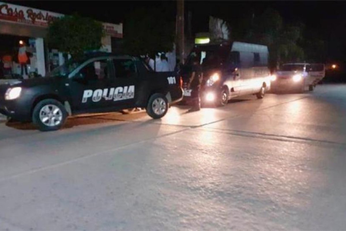 Operativo saturación en Fernández: secuestran vehículos y detienen a varias personas por incumplir el aislamiento