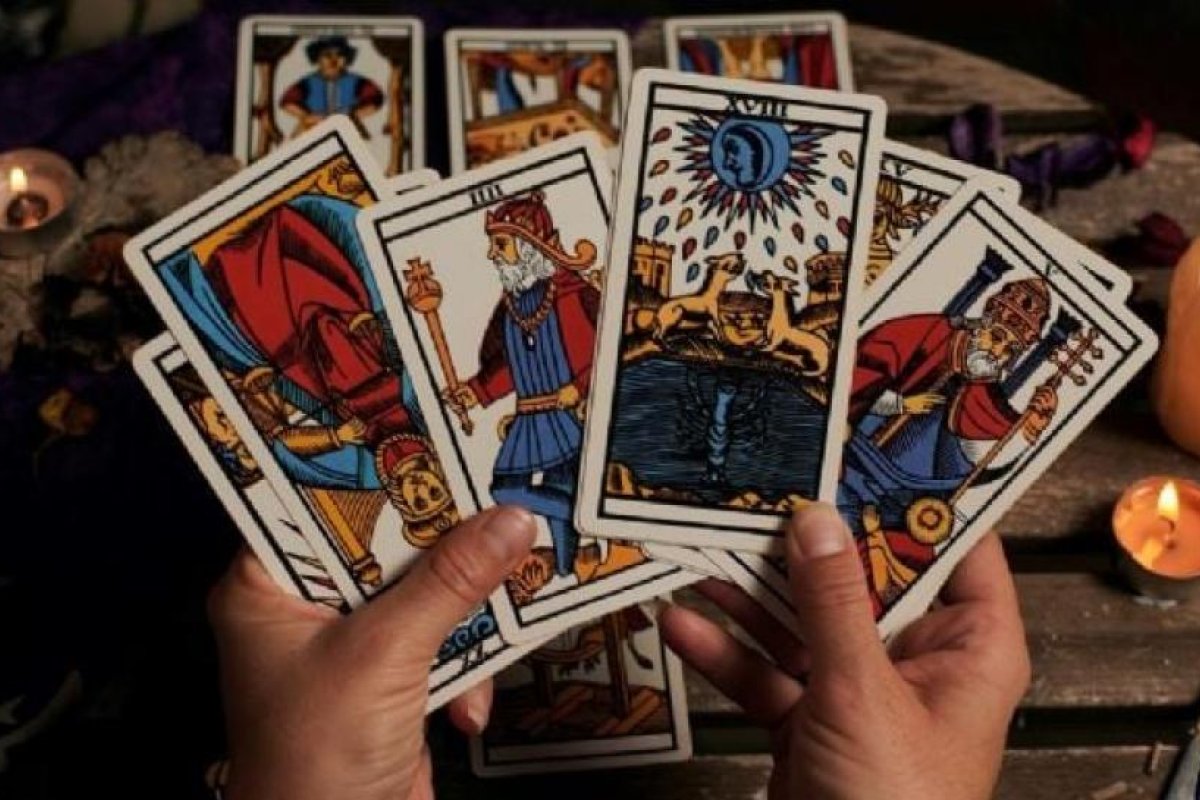 El Tarot en 2026: Encuentros Clave Según Tu Signo Zodiacal