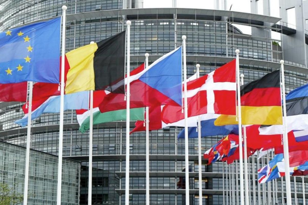 Eurodiputados votan si aprueban el acuerdo comercial posbrexit