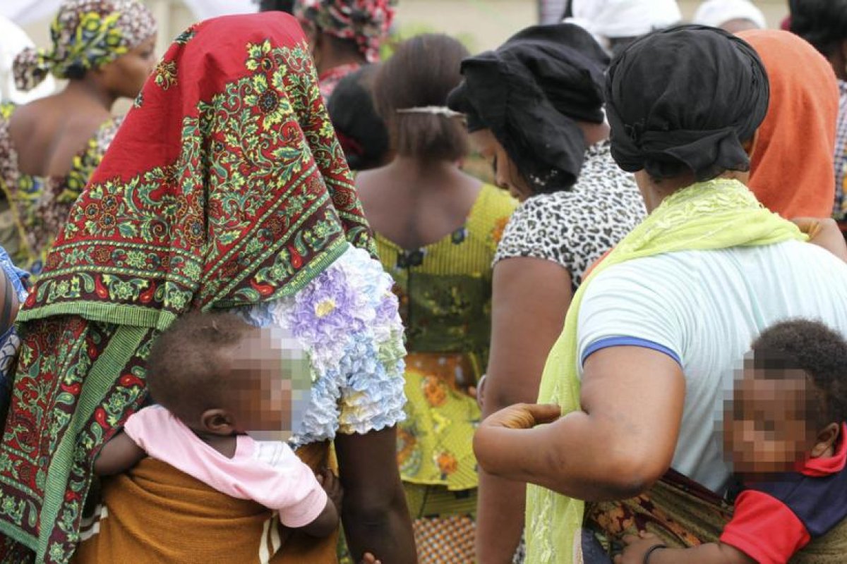 Desmantelan una 'fábrica de bebés' que vendía a recién nacidos fruto de relaciones entre hombres contratados para embarazar a mujeres en Nigeria