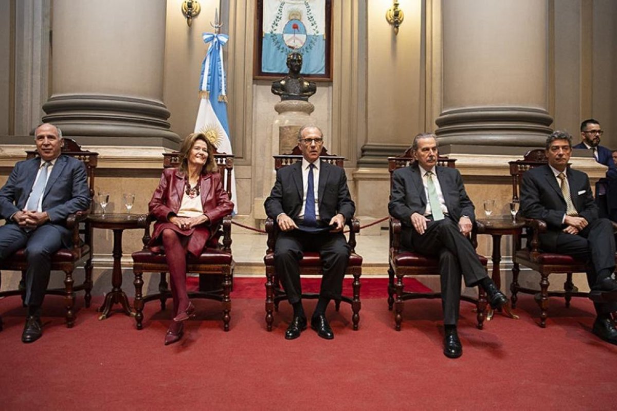 La Corte Suprema se reunió, pero no resolvió la situación de los tres jueces trasladados
