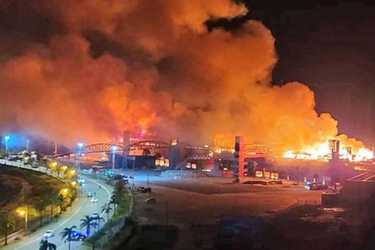 Pericias de bomberos serán claves para develar las causas del incendio del Autodromo Internacional de Las Termas de Río Hondo