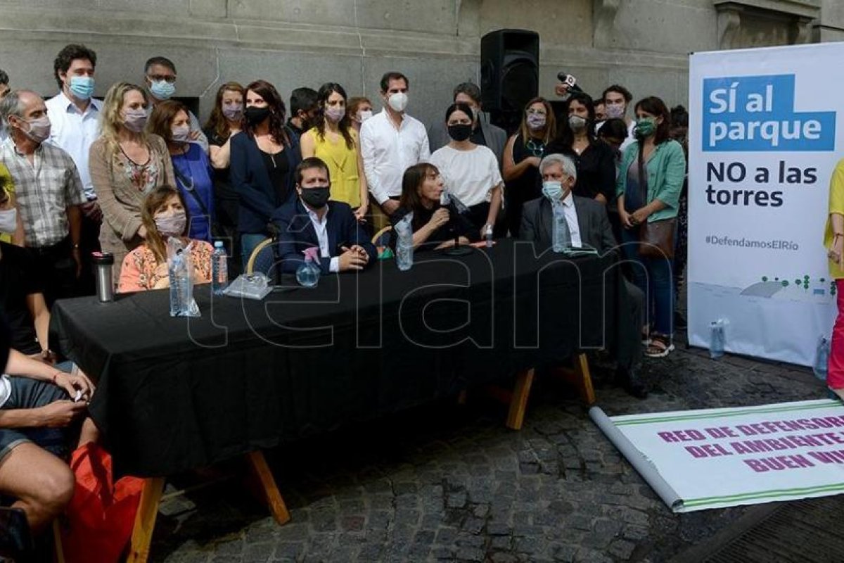 Legisladores del FdT: "Larreta promueve la desobediencia y pone en riesgo a los porteños"
