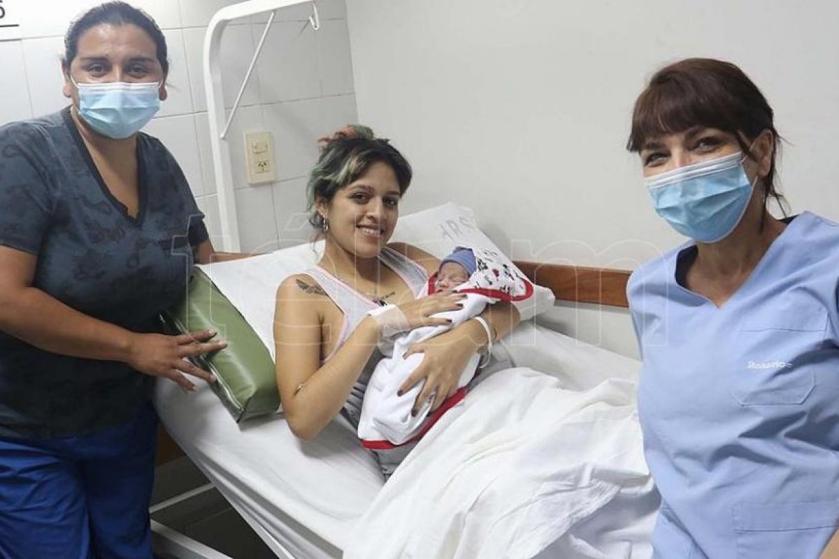 El primer bebé del año nació en Mendoza y el segundo es de Santiago del Estero