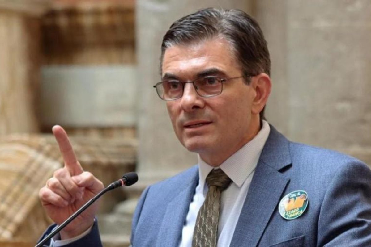 Rodrigo Paz Atribuye Protestas a Vínculos con el Narcotráfico en Bolivia
