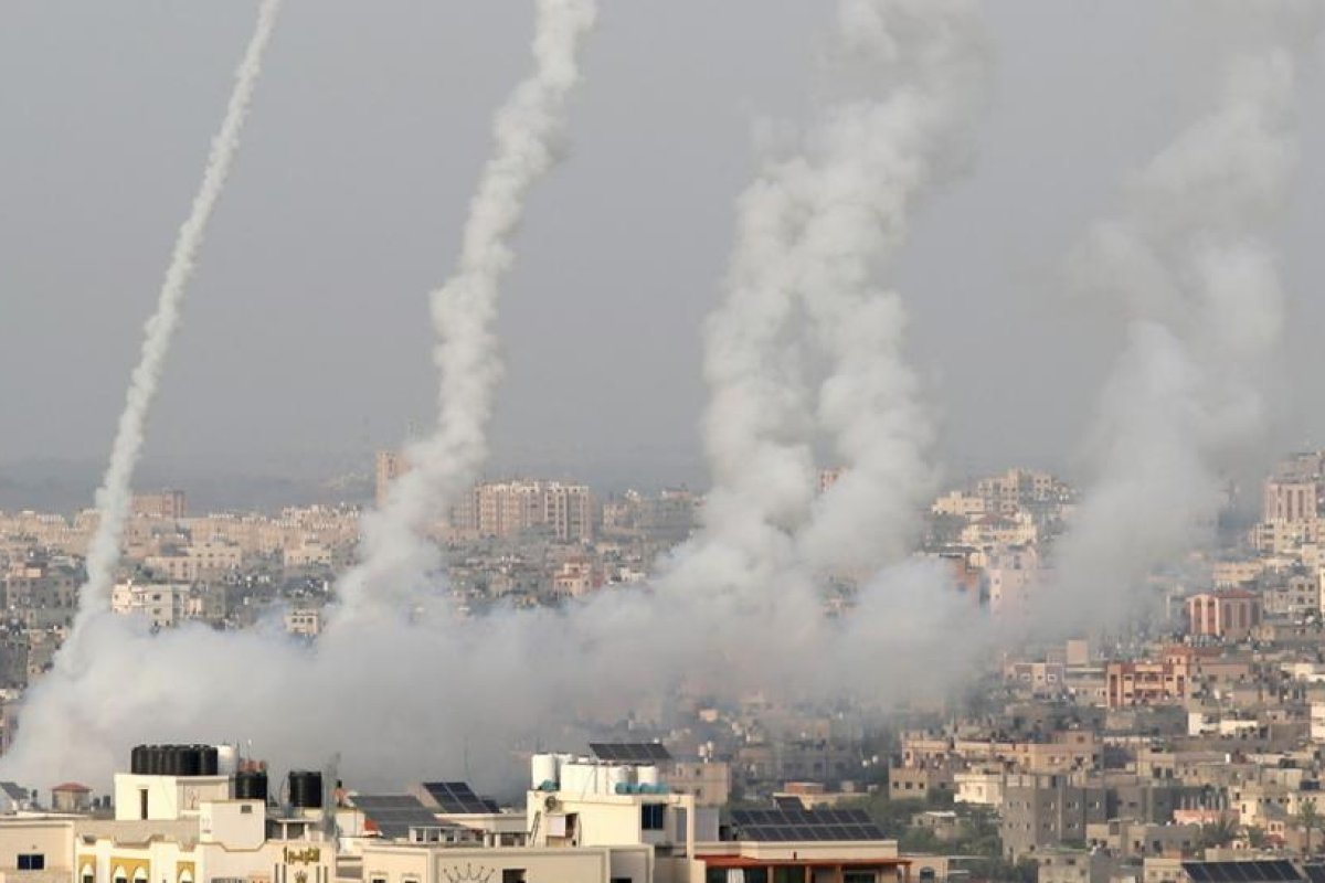 Hamás ataca Israel con cohetes tras el ultimátum para que retire a sus tropas de dos puntos conflictivos de Jerusalén (VIDEOS)