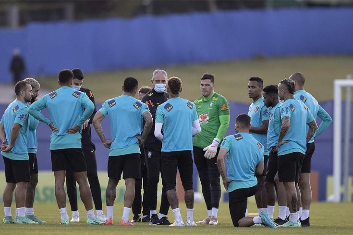 Tite busca reservar jugadores de cara al partido con Perú por la segunda fecha
