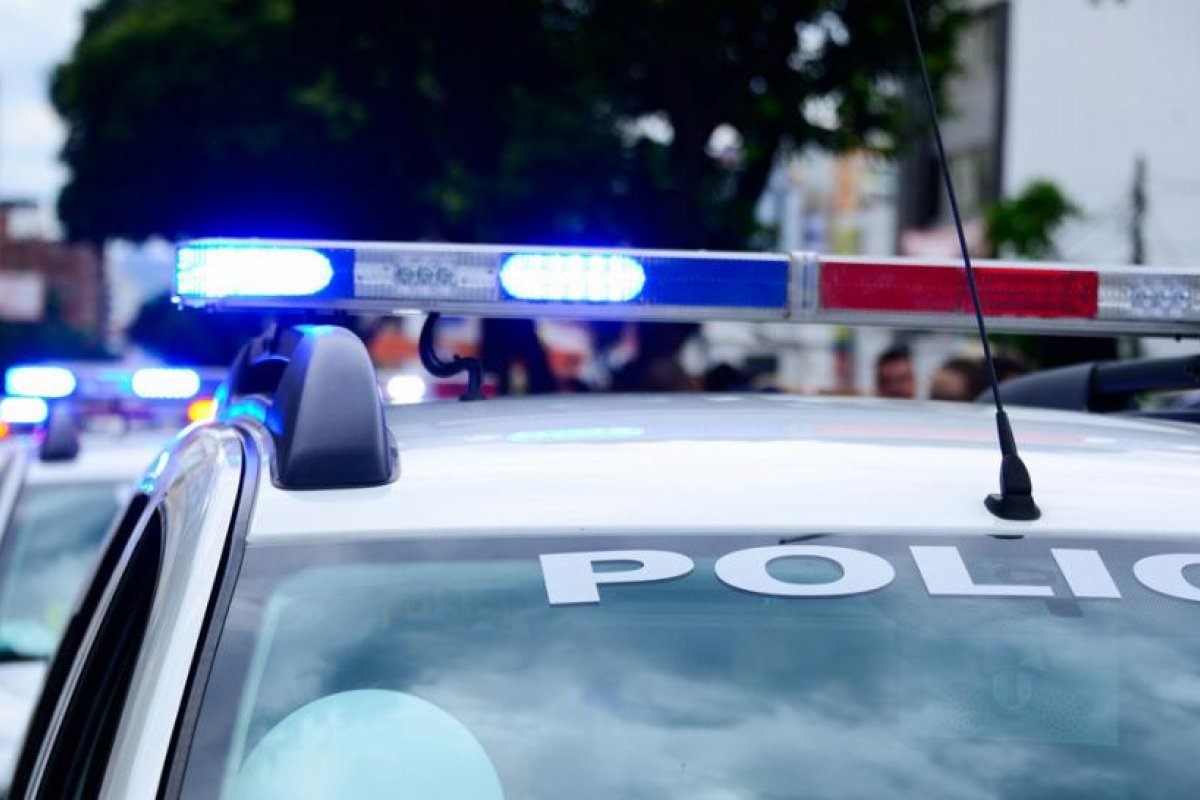 Una mujer estadounidense muere protegiendo a sus dos hijos con su cuerpo en un accidente de tránsito