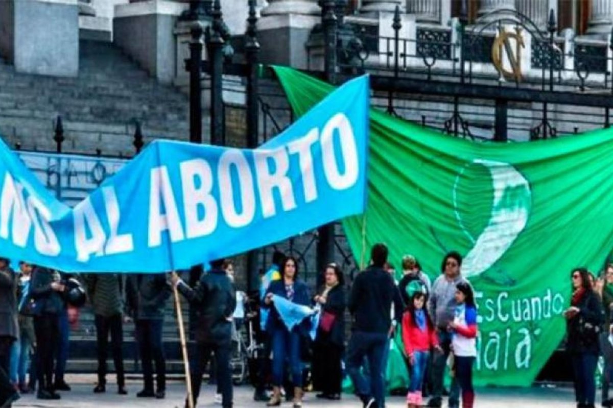 Aborto legal: vigilias a favor y en contra frente al Congreso