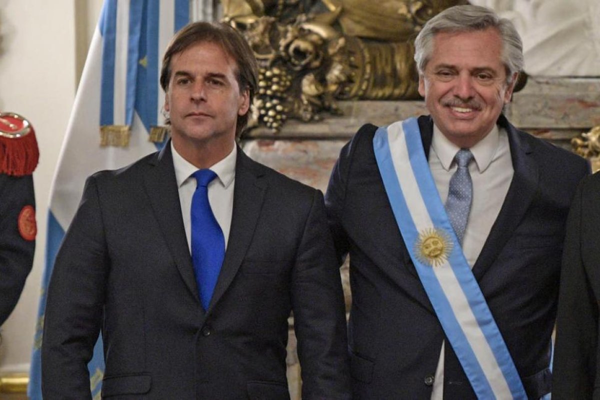 Sorpresivo viaje de Alberto Fernández a Uruguay: está reunido con Luis Lacalle Pou