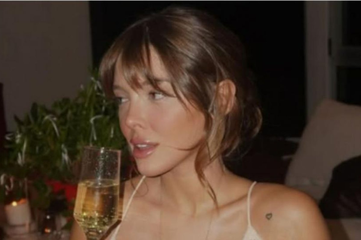 La singular combinación navideña de La Reini que causa furor en redes sociales