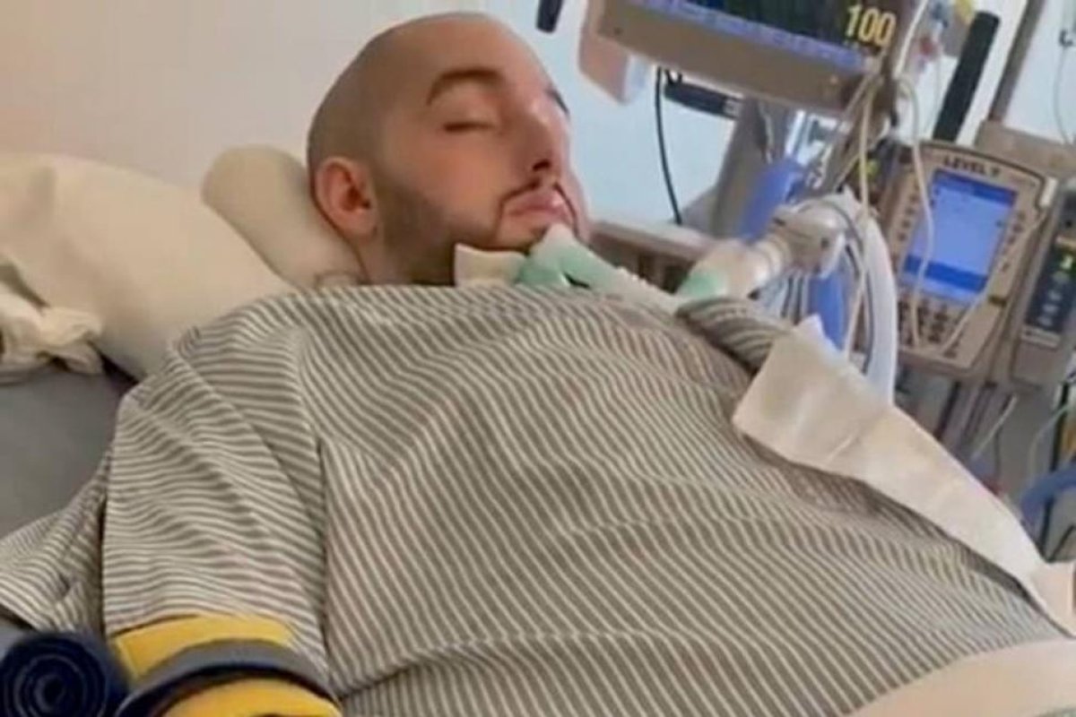 Sorprendente: un príncipe de Arabia Saudita movió la mano después de estar 15 años en coma