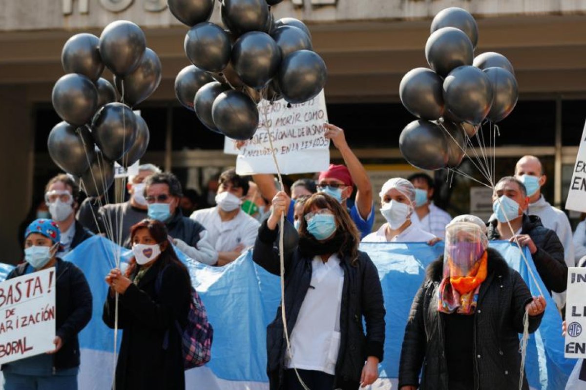 Huelga de enfermeros en Argentina: "Que se dignen a reconocer a los que enfrentan la pandemia"