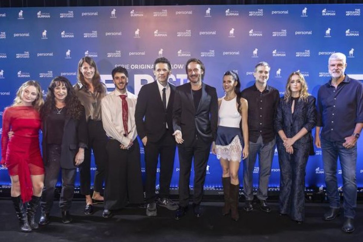Flow lanza "El resto bien", la comedia de Vicuña y Urtizberea