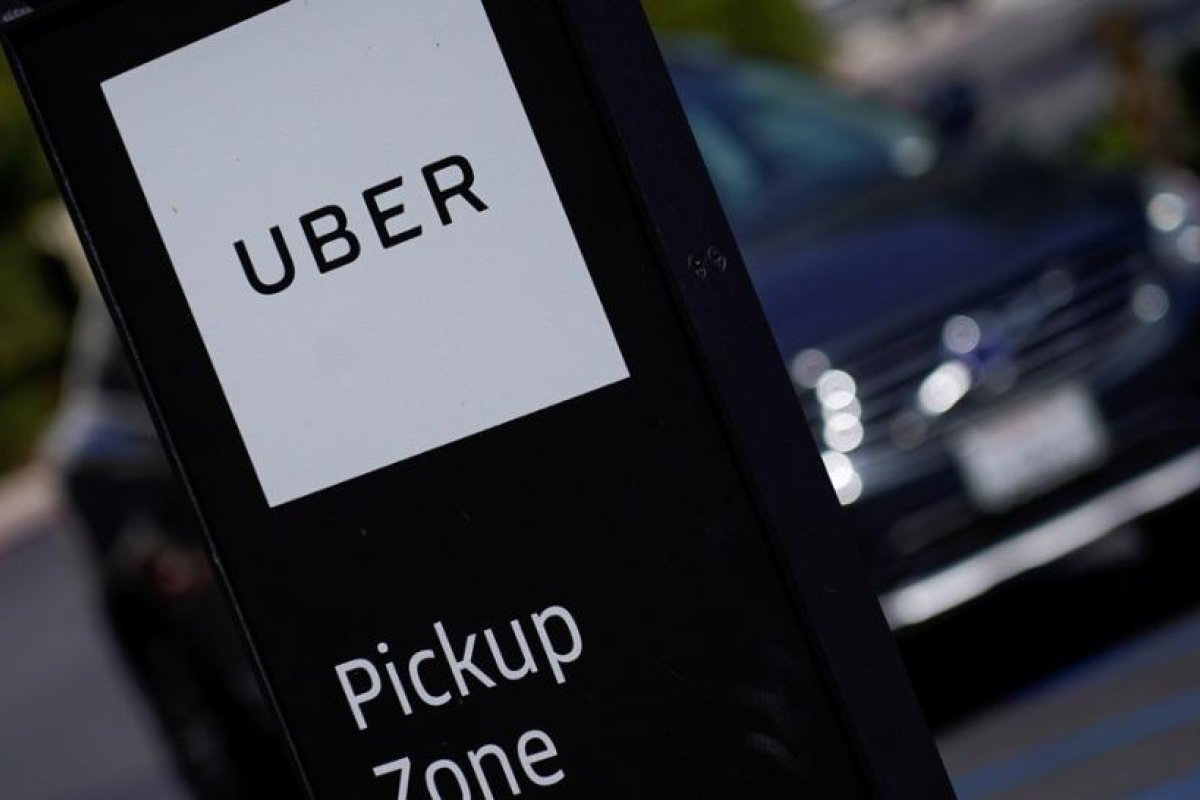 Condenan a Uber a pagar más de un millón de dólares porque sus conductores se negaron a llevar a una mujer ciega con su perro guía