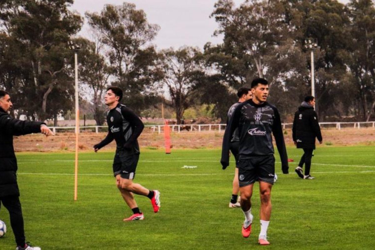 Leonardo Sequeira: Preparación y Estrategia para el Encuentro con Tigre