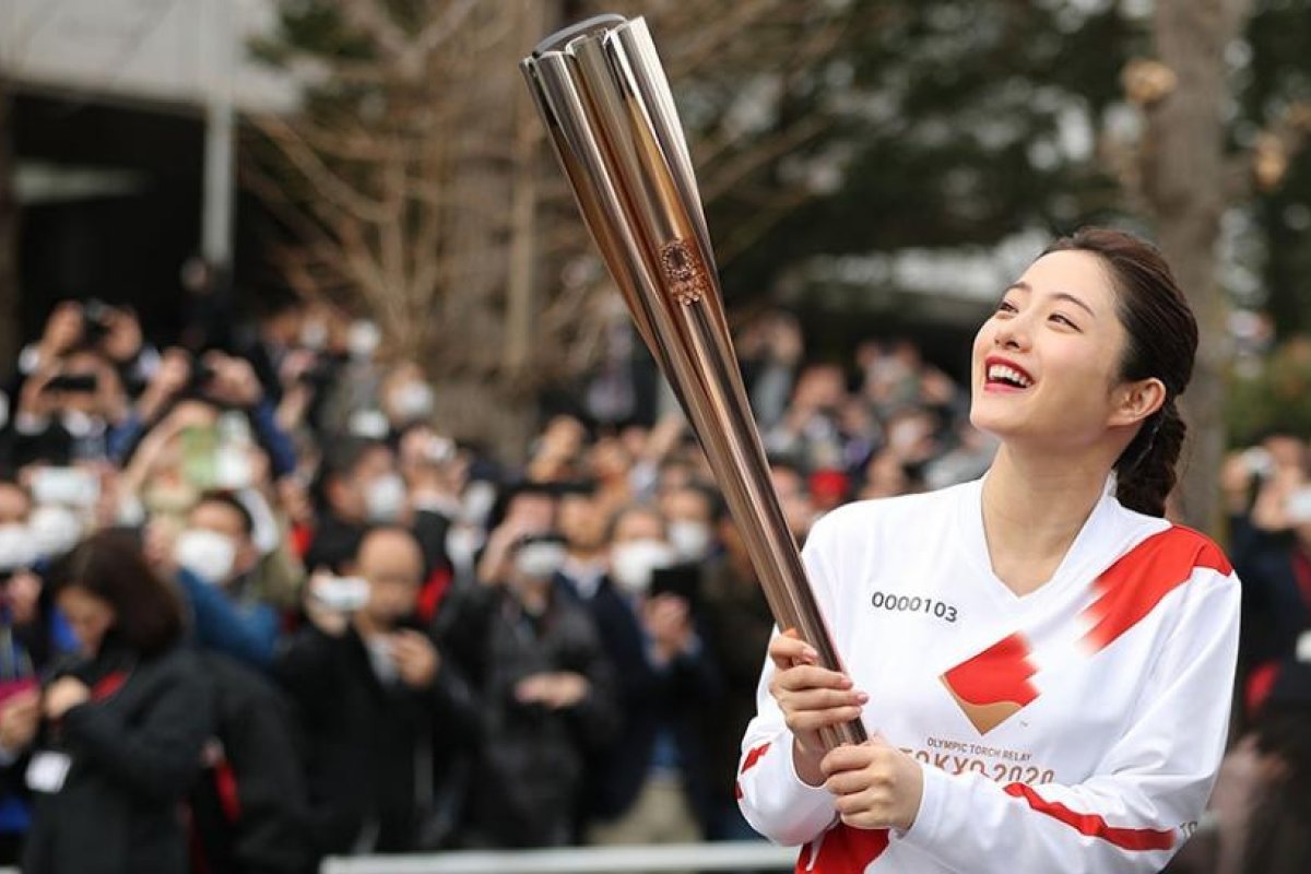 La antorcha olímpica pasó por Osaka y el relevo se realizó en un parque vacío