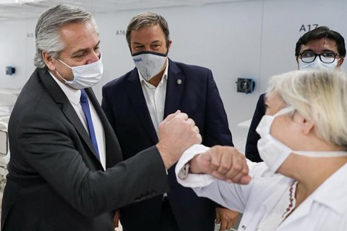 El Presidente pone en marcha un hospital en Escobar y presenta obras en Neuquén, Santa Fe y Mendoza