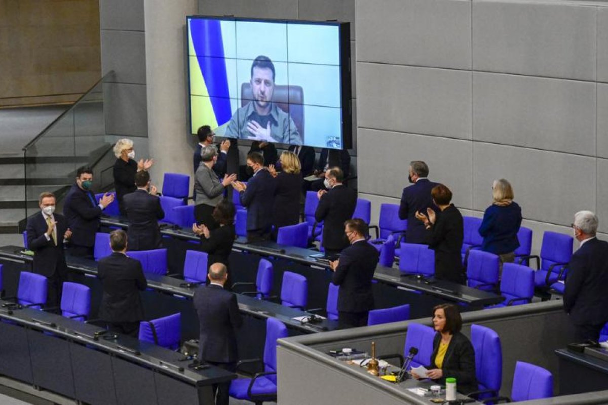 Zelenski ante el Bundestag: "Agradezco a aquellos que saben que Ucrania estará en la UE"