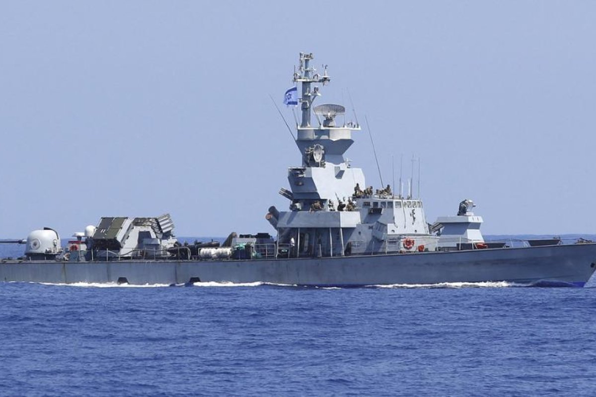 Militares de Israel atacan un supuesto submarino de Hamás en la costa de la Franja de Gaza