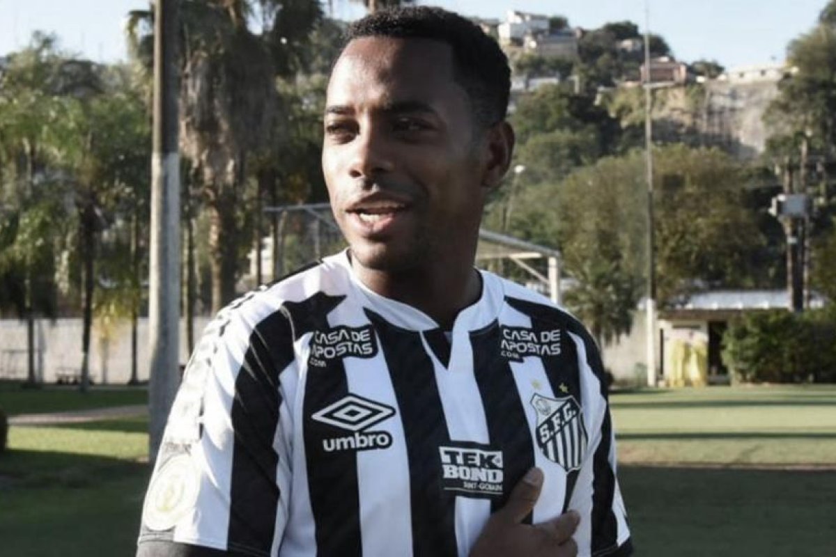 Santos pierde un sponsor por contratar a Robinho, condenado en Italia por una violación