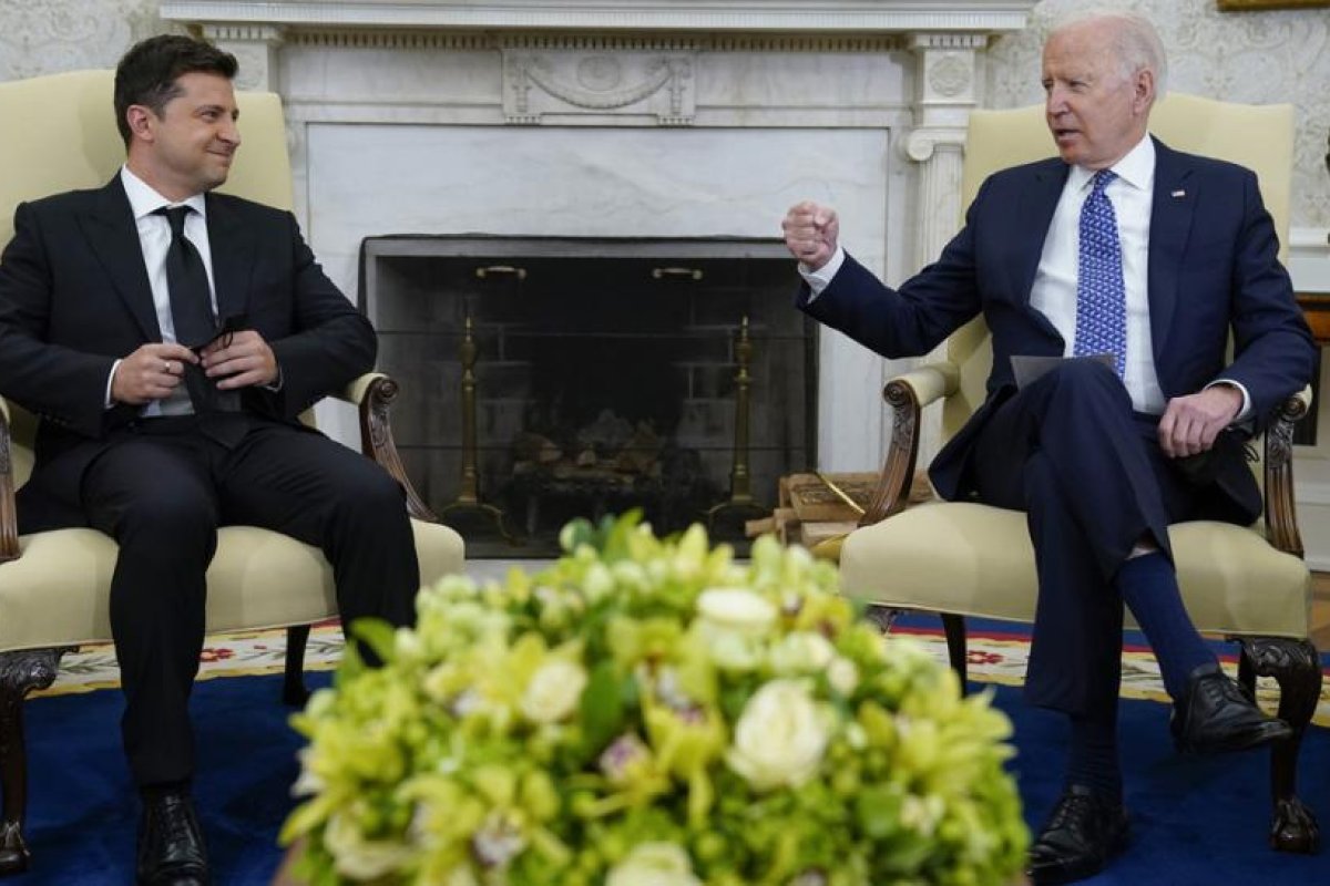 Lavrov sobre negociaciones de paz: "La delegación ucraniana es llevada de la mano por EE.UU. y no se le permite aceptar las mínimas exigencias"
