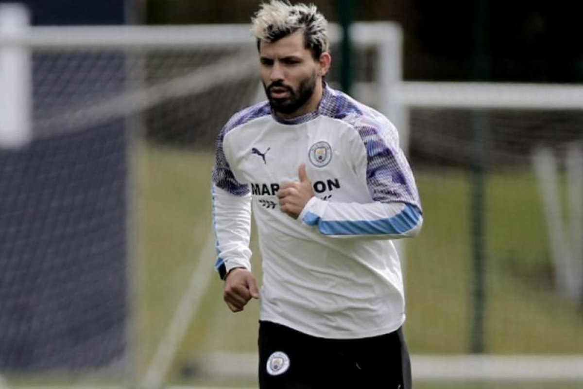 Agüero vuelve a entrenarse con Manchester City luego de tres meses