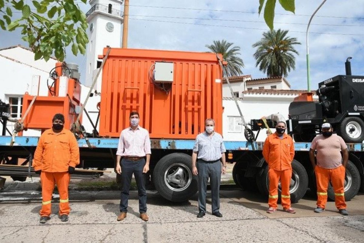 El intendente Mukdise presentó maquinarias para el centro de gestión de residuos