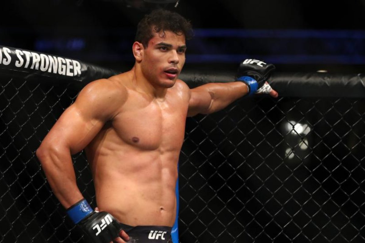 Bolsonaro felicita antes de tiempo a Paulo Costa por su título de la UFC y el luchador acaba perdiendo