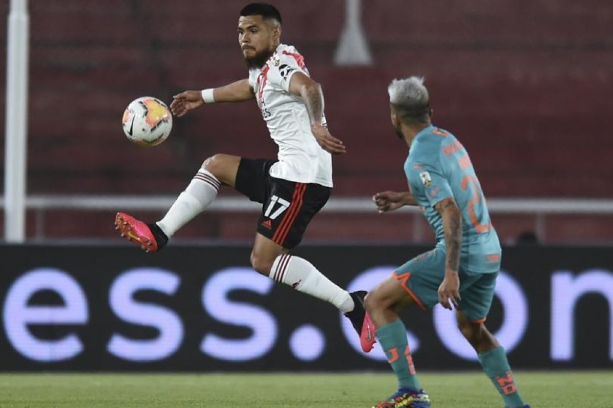 River se entrenó, quedó liberado y jugaría con Banfield en el estadio de Independiente