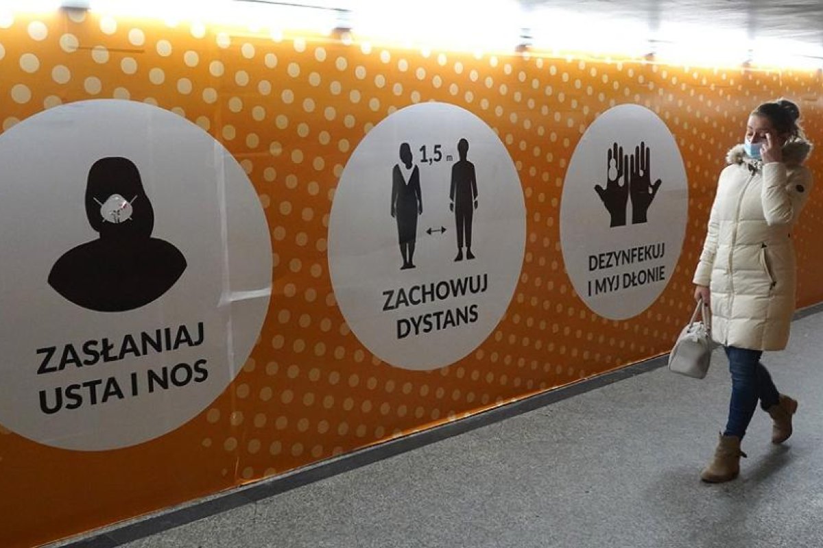 Polonia, en "el peor momento de la pandemia", endurece las restricciones