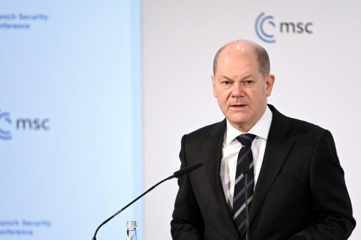 Scholz califica de "ridículas" las declaraciones rusas sobre un genocidio en Donbass y Moscú recuerda "la experiencia histórica" de Alemania