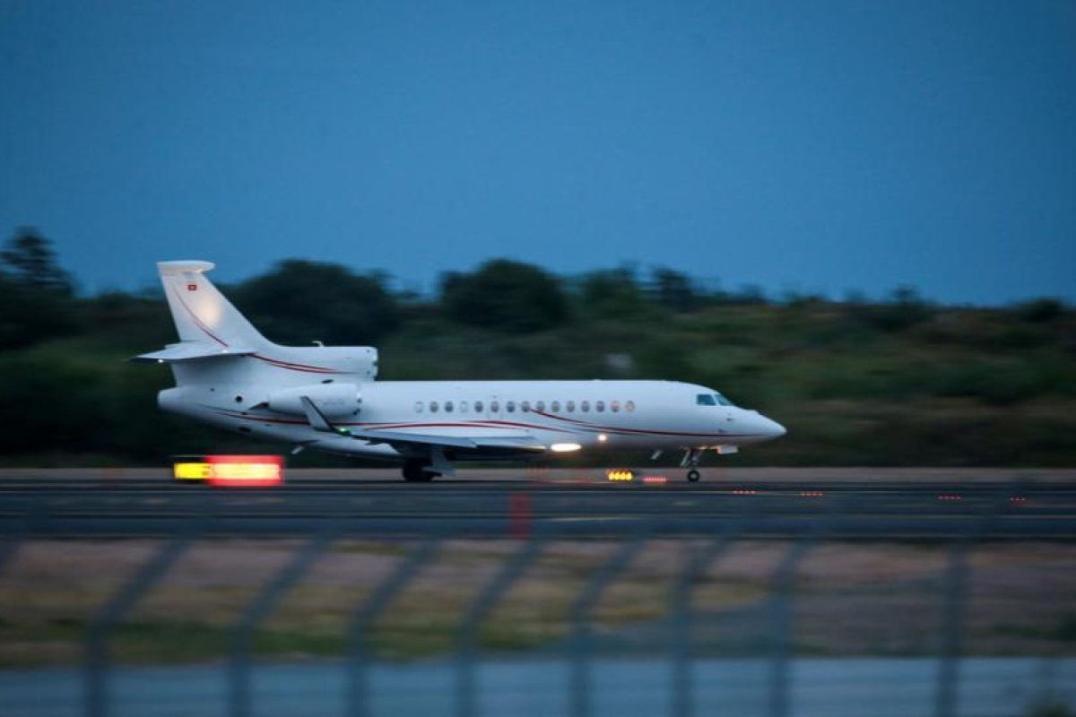 Una familia iraquí solicitante de asilo alquila un jet privado para llegar a Alemania