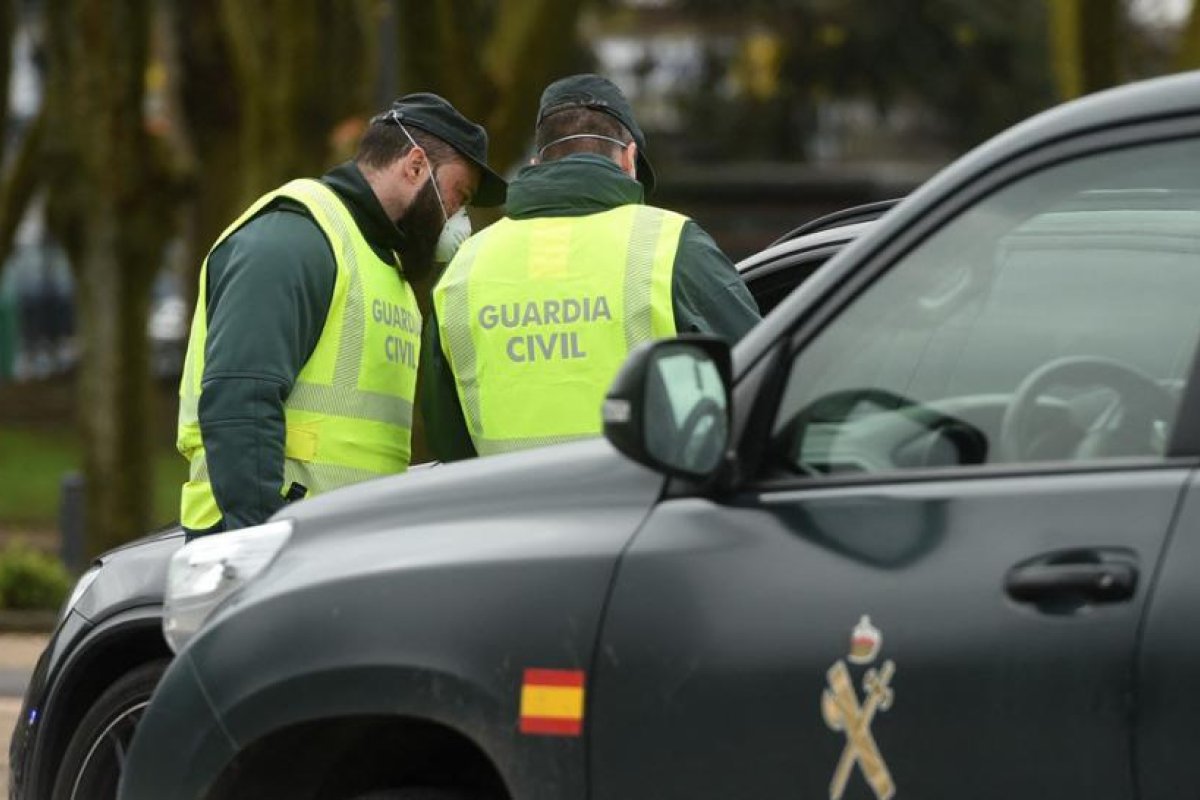 Aparecen tres cadáveres en una casa incendiada en Madrid y la principal teoría apunta a que el hombre mató a su esposa y a su hija y luego se suicidó