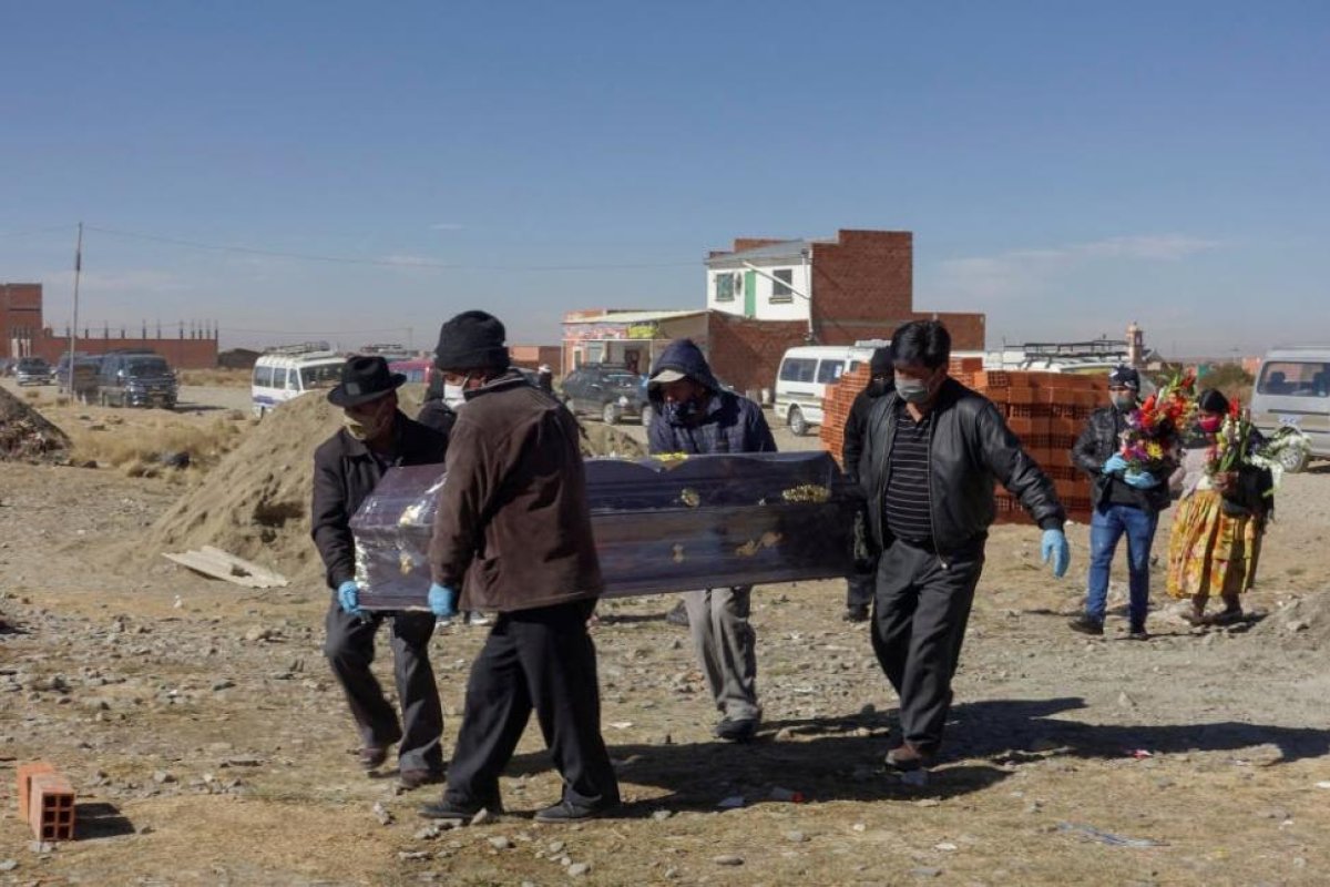 Bolivia: encuentran cinco fosas comunes con una cantidad "sorprendente" de restos humanos