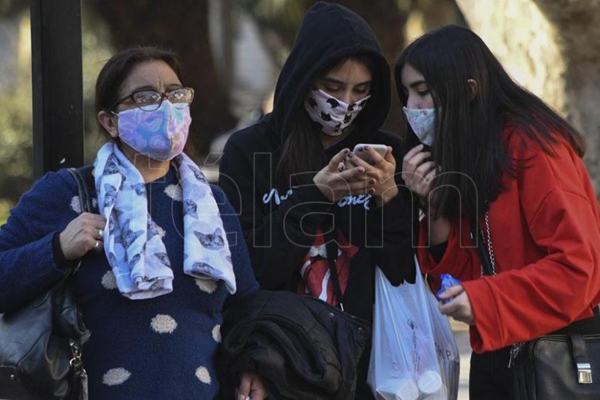 Cuáles son y dónde rigen las nuevas medidas para el distanciamiento y el aislamiento