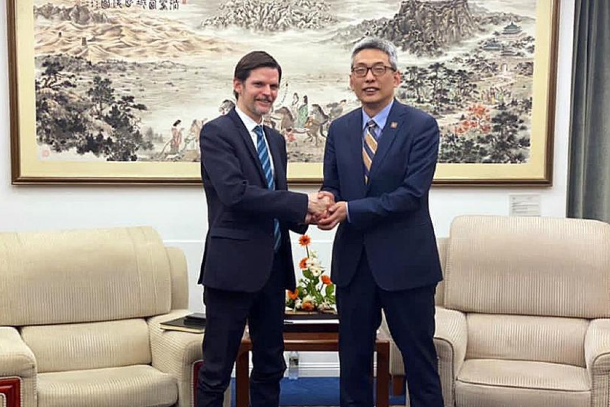 Argentina busca apoyo de China en las negociaciones con el FMI