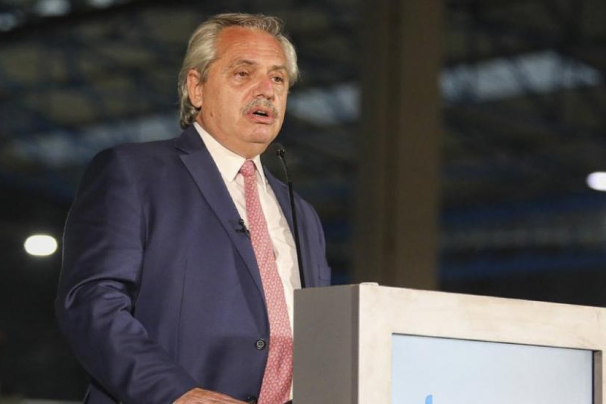Alberto Fernández: "La industria se está moviendo y Argentina se está recuperando"